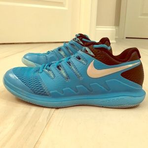 Women’s Nike Air Zoom Vapor X HC. Tennis shoes.